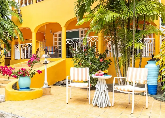 Beau Vallon Residence *